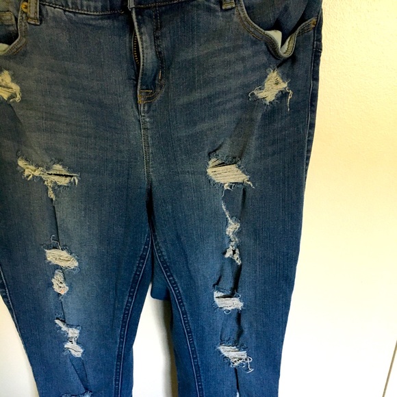 Torrid premium bombshell skinny jeans - Picture 1 of 3